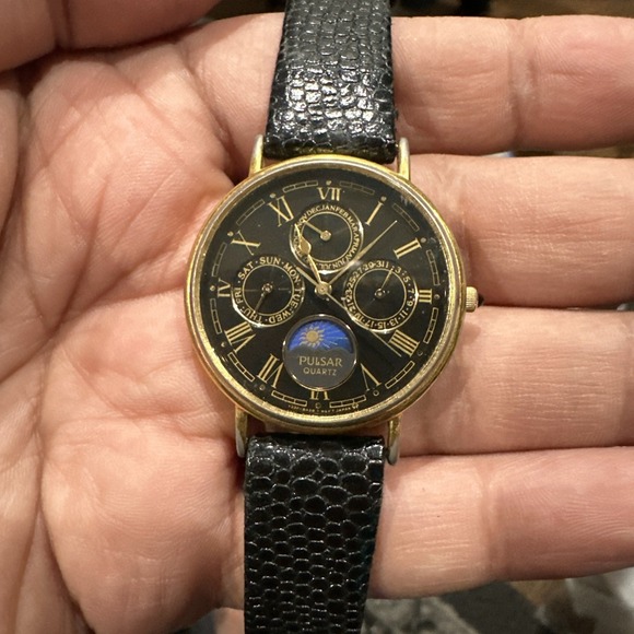 Works Pulsar Watch Men 33mm Black Dial Gold Tone Daydate AM&PM indicator New Bat - Picture 1 of 13